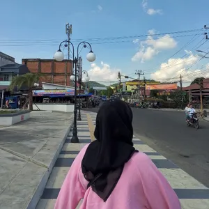 Taro disini aja