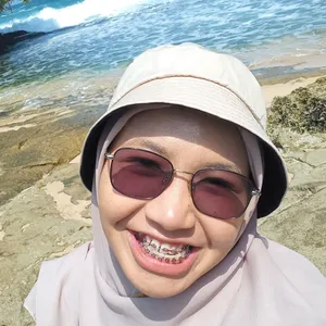CLBK (Cerita Luar Biasa Konon)