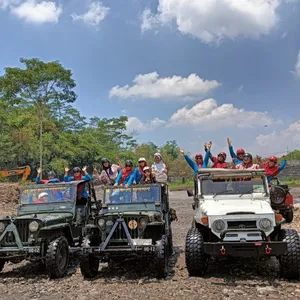 Perjalanan Wisata / Pariwisata