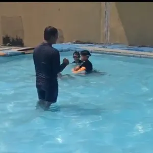 Belajar berenang