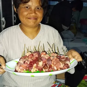 Bakar-Bakar Sate Bersama Keluarga