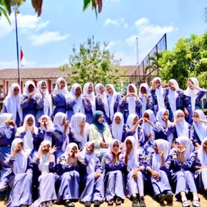 About Iin Indriyani 