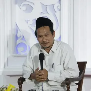 Eps 24 : Penyebab orang tidak suka kebenaran ( Gus Baha' )