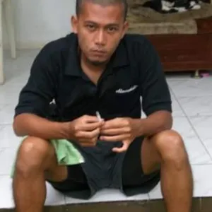 dikmanahiku | Dengan Benci Kubertahan