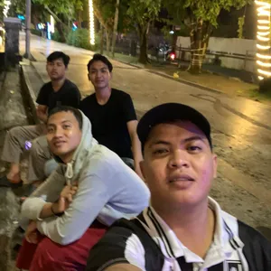 Berbincang2 dikeramain bersama bana kontil