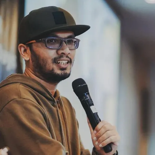 Ketika Allah Mengujimu Lewat Cinta | Ustadz Hanan Attaki, Lc