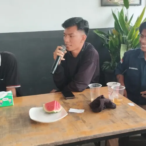 Kuliah 15 Semester Lulus jadi Kuli Digital