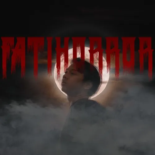 Siapa yang mengendari motor?