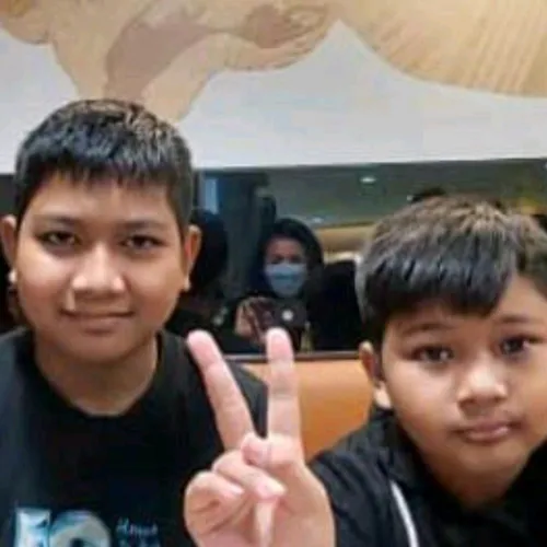 Mesjid yang berada di tengah laut