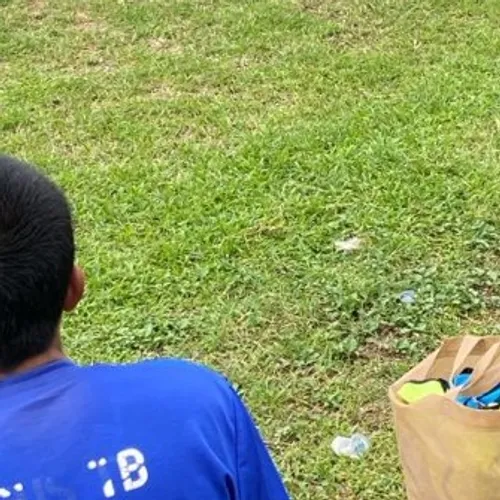 bermain bola