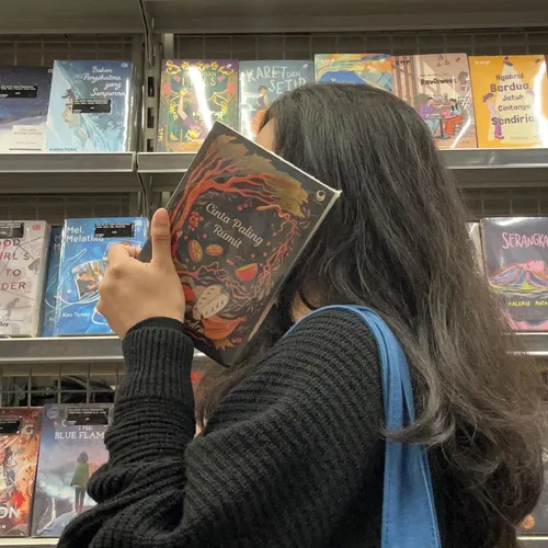 Tape 2 : naik busway 3 jam berdiri