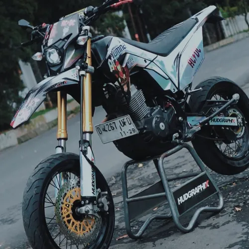 Supermoto style