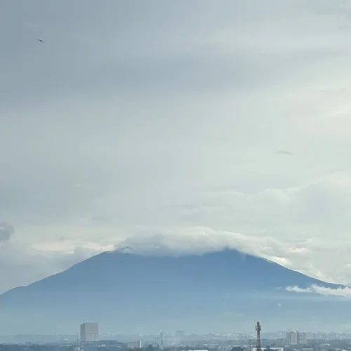 Sunyi yang Memanggil dari Gunung Salak