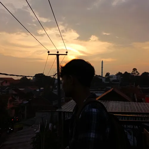 Sekonyong-konyong pt.1-Pasar hayam, musik dangdut, dan logika