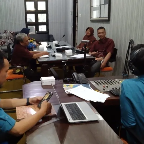 PERINGATI HARI PUISI 28 APRIL