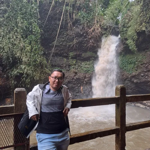 Bedah Buku Bersama Naufal Widi