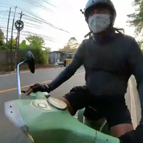 Nubie Pertamax  Naik Vespa Klasik - Saturday Morning Ride Naik Vespa Super 77