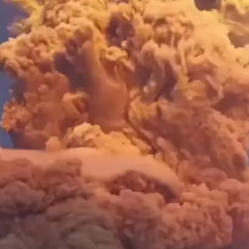 Gunung Lewotobi Laki-laki Meletus