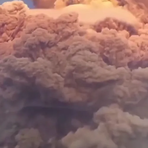 Gunung Lewotobi Laki-Laki Meletus Dahsyat!