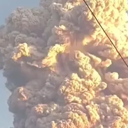 Gunung Lewotobi Meletus Dahsyat, Kolom Abu 11 Km Lumpuhkan Penerbangan