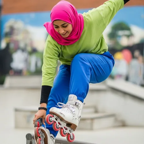 Hijaber Aksi Inline skate 3