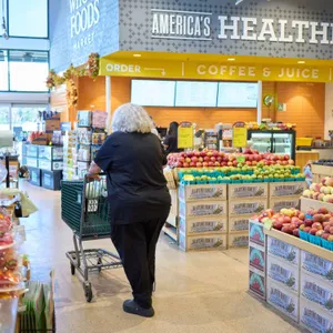 US price worries: customers tighten purse strings