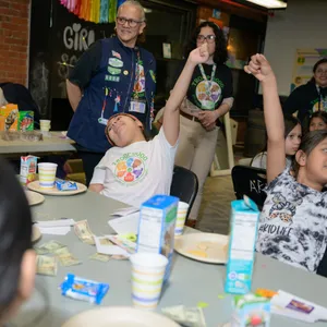 How this Girl Scout troop offers community to migrant children