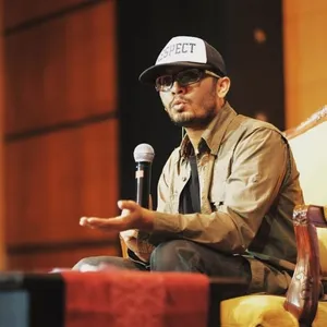 Allah Memudahkan Hambanya - Ustadz Hanan Attaki