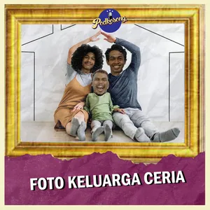 Foto Keluarga Ceria 