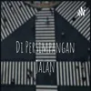Di Persimpangan Jalan